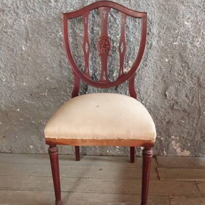 Καρέκλα με σκάλισμα λύρα 170015