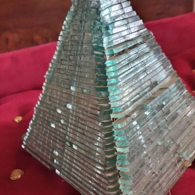 Επιτραπέζιο φωτιστικό πυραμίδα 240957