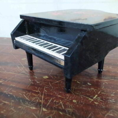 Διακοσμητικό μουσικό πιάνο 190217