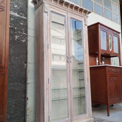 Βιτρίνα με λευκή πατίνα 160726 (ΣΤ)